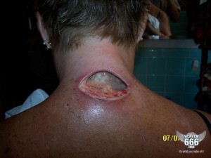 holey-neck Yukky!